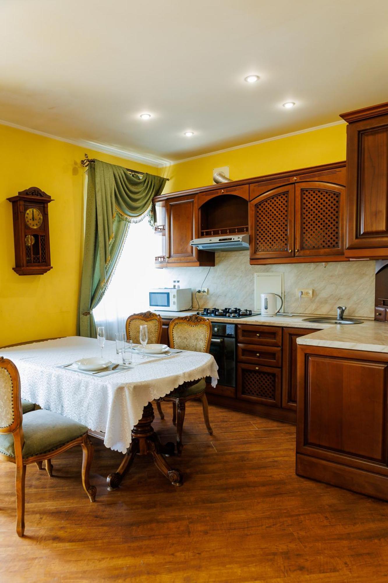 Квартира Антиквара У Центрі Полтави Мережа Alexapartments Документи Для Відряджень Безконтатне Заселення Цілодобово Poltava Exterior foto